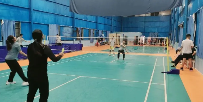 广西中科普慧能源开展职工羽毛球、乒乓球团建活动